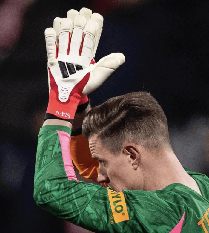 九游体育-巴萨门将特尔施特根宣布将接受手术|马克·安德烈·特尔施特根|巴塞罗那|赛季伤退|比赛|赫罗纳_新浪体育_新浪新闻